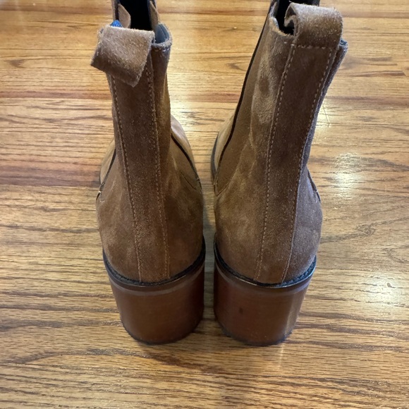 SUNDANCE Catalog Suede Ankle Boots Size 39 (Size 8)  Gorgeous Like New - Picture 5 of 14